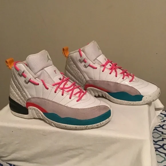 🔥😎JORDAN, unisex, size 5Y, new condition, see photos, these are immaculate 🔥